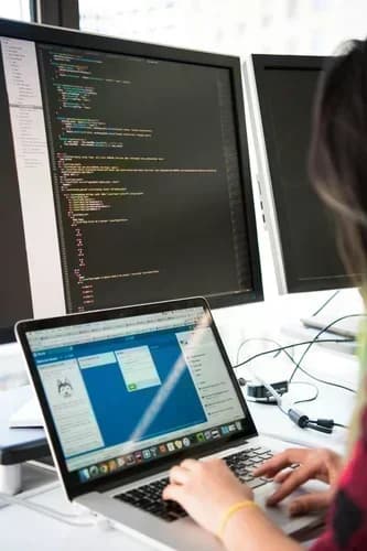 Quelles technologies choisir en 2025 pour son site web?